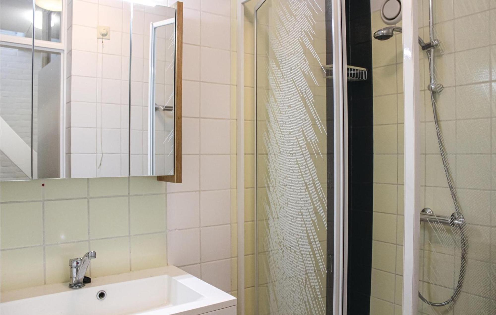 2 Bedroom Lovely Home In Bruinisse Buitenkant foto
