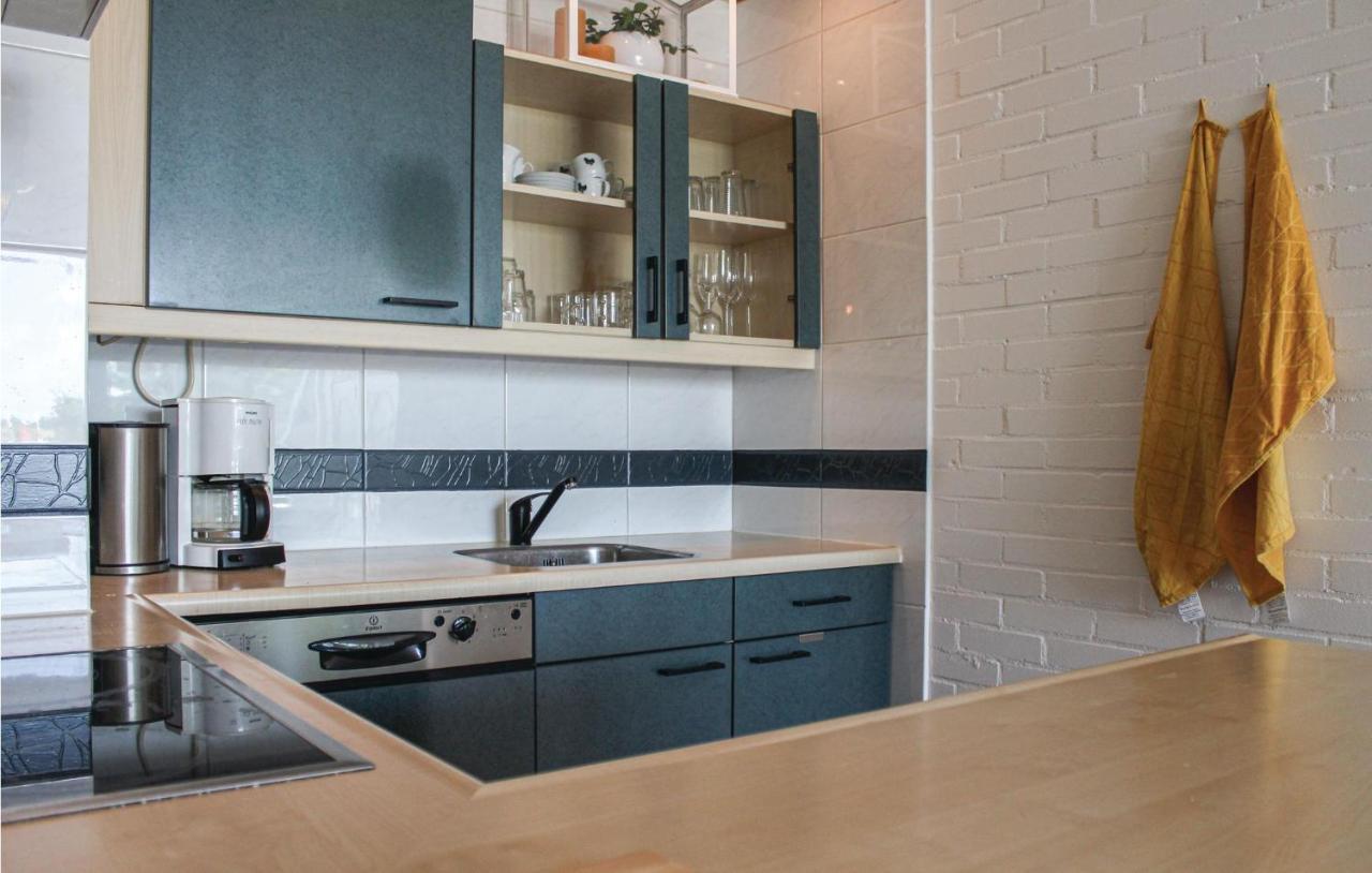 2 Bedroom Lovely Home In Bruinisse Buitenkant foto