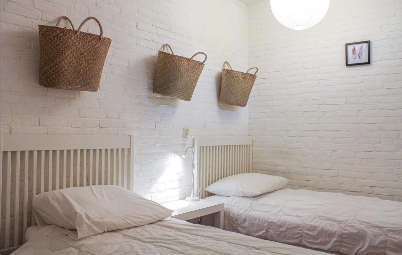 2 Bedroom Lovely Home In Bruinisse Buitenkant foto