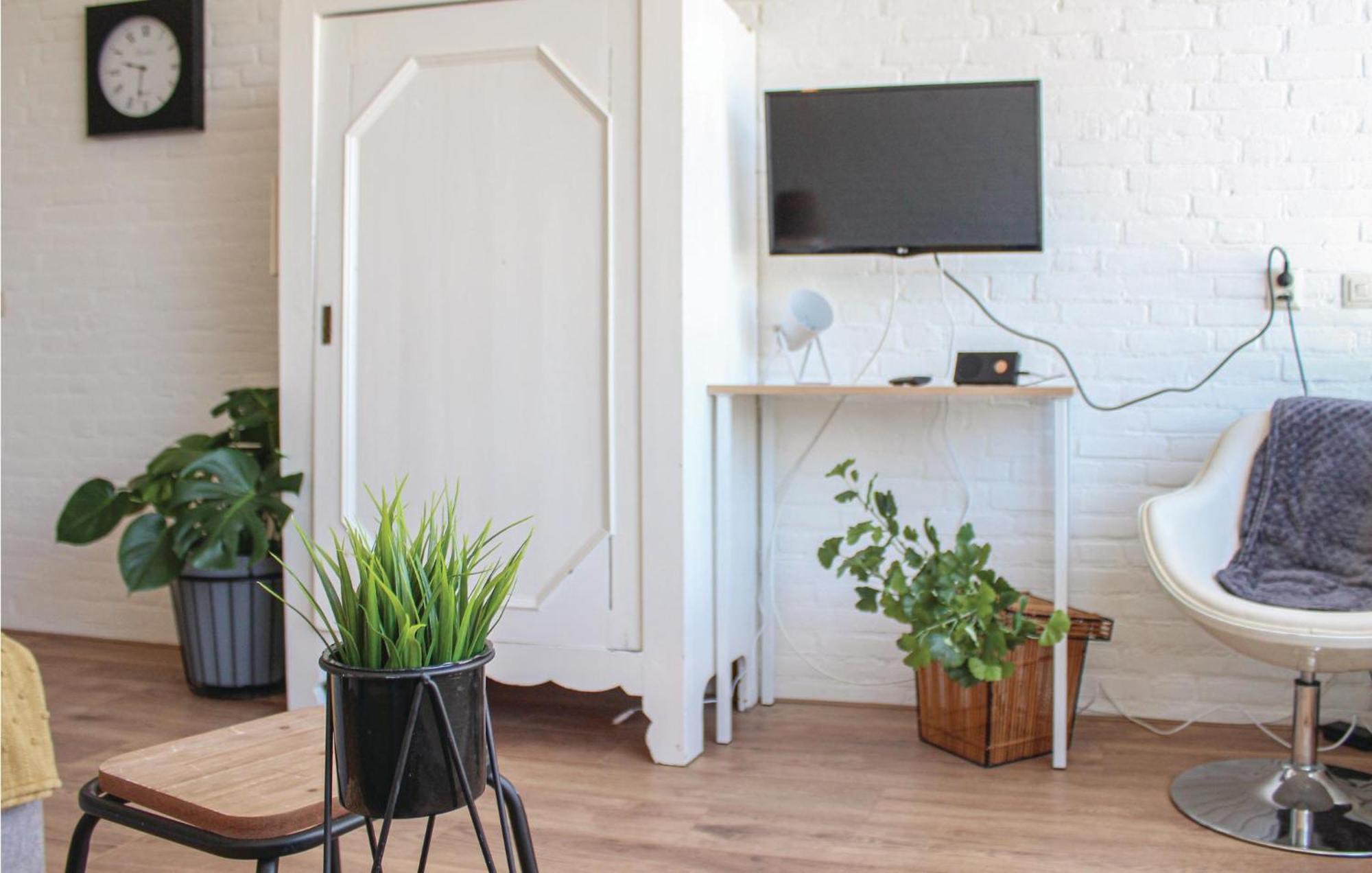 2 Bedroom Lovely Home In Bruinisse Buitenkant foto